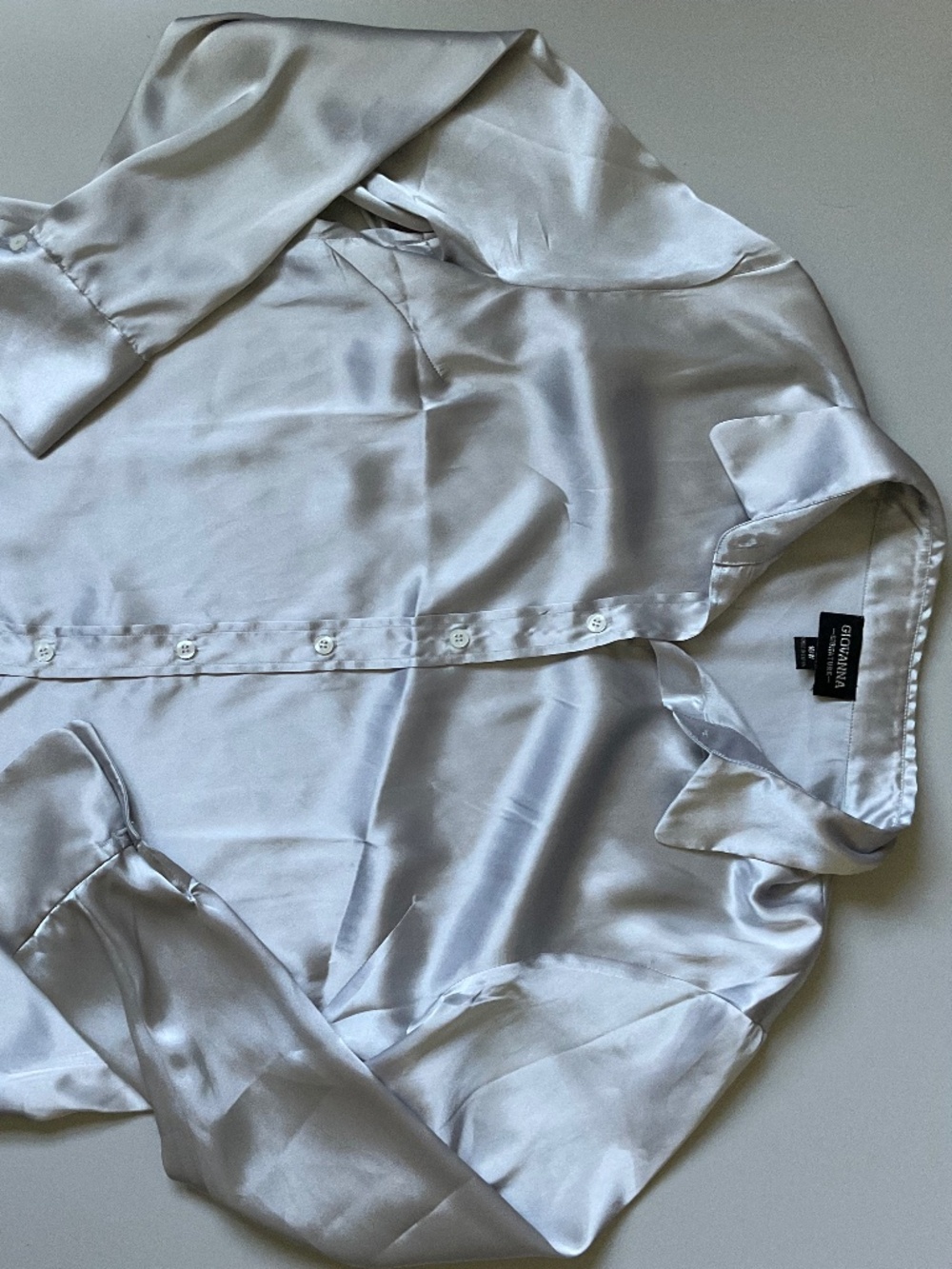 GIOVANNA Signature 16W Silver Shinny Collar Long Sleeve Button Down in Good Cond